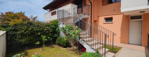 BYTOČ RK - pekný 3-izb byt 115m2 s terasou, záhradkou a garážou v Taliansku pri ostrove Grado - Aquileia!