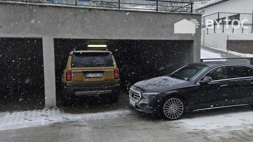 Exkluzívne rodinné bývanie v srdci prírody – Marianka, 13 km od centra Bratislavy.