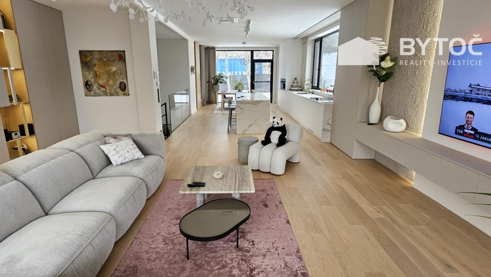 Exkluzívne rodinné bývanie v srdci prírody – Marianka, 13 km od centra Bratislavy.