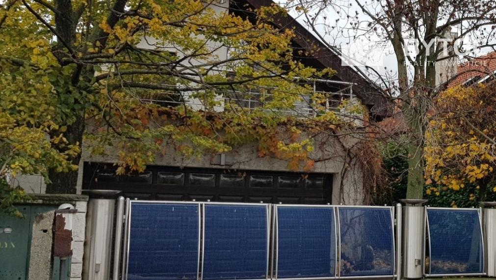 BYTOČ RK - Predaj priestranného domu s bazénom a miestnosťou na fitness na Mostnej ul. v BA-Vrakuňa