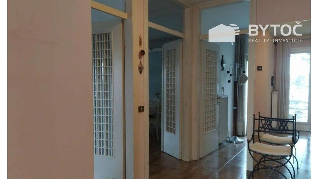 BYTOČ RK - samostatná 6,5-izb. vila s garážou a záhradou v Taliansku pri ostrove Grado - Aquileia!