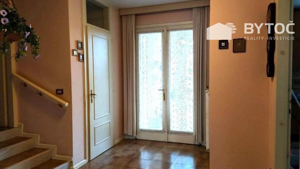 BYTOČ RK - samostatná 6,5-izb. vila s garážou a záhradou v Taliansku pri ostrove Grado - Aquileia!