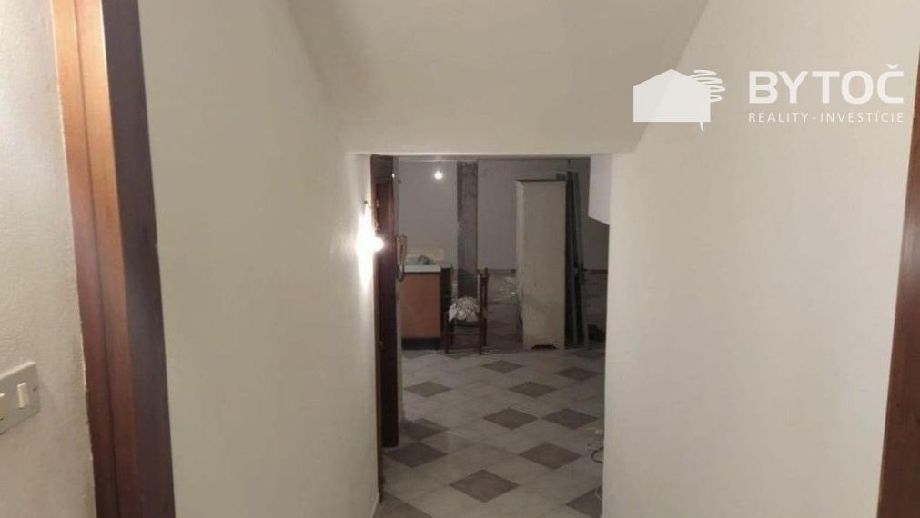 BYTOČ RK - samostatná 6,5-izb. vila s garážou a záhradou v Taliansku pri ostrove Grado - Aquileia!