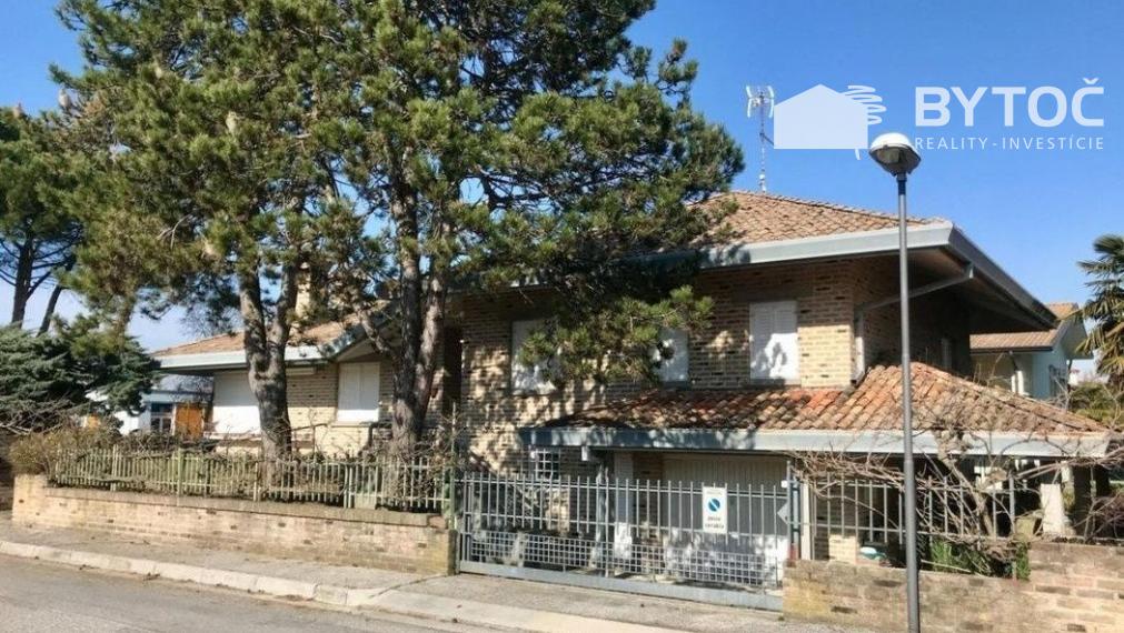 BYTOČ RK - samostatná 6,5-izb. vila s garážou a záhradou v Taliansku pri ostrove Grado - Aquileia!