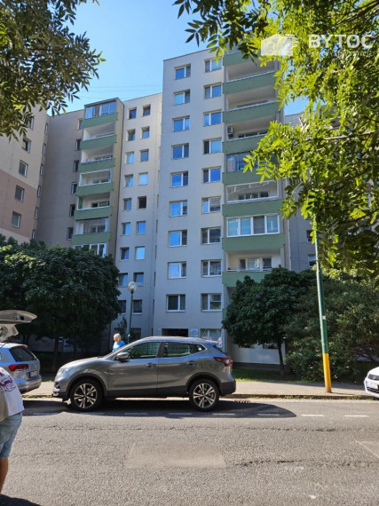 BYTOČ RK – predaj priestranný 3-izb. BYT V TOP LOKALITE – Starý Ružinov – Líščie nivy BA