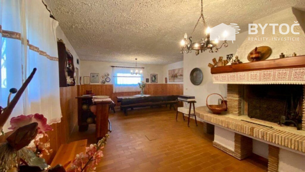 PREDANÉ!  Pekná villa s dvomi bytmi a záhradou v Taliansku pri ostrove Grado - Fiumicello!