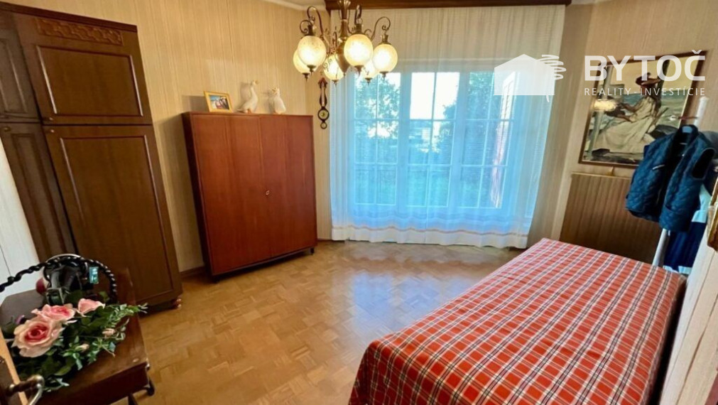 PREDANÉ!  Pekná villa s dvomi bytmi a záhradou v Taliansku pri ostrove Grado - Fiumicello!