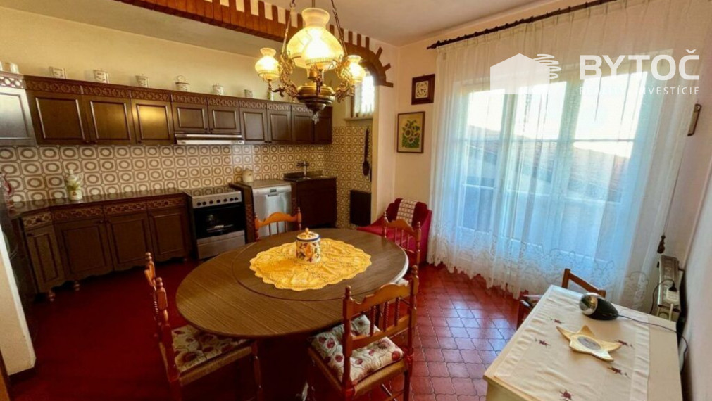 PREDANÉ!  Pekná villa s dvomi bytmi a záhradou v Taliansku pri ostrove Grado - Fiumicello!