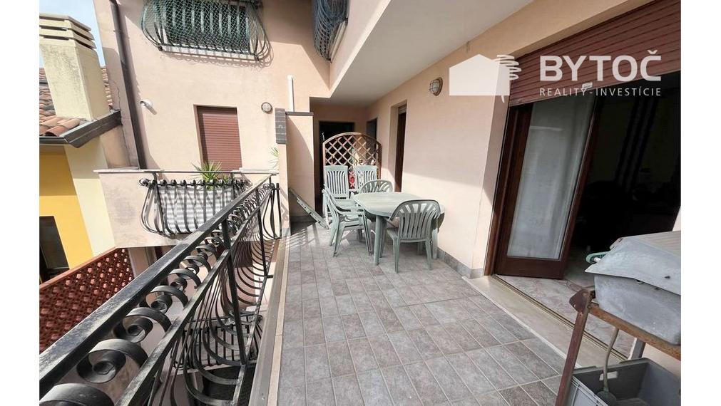 PREDANÉ! 4-izb. mezonet s terasou a garážou v Taliansku na ostrove Grado - Centrum