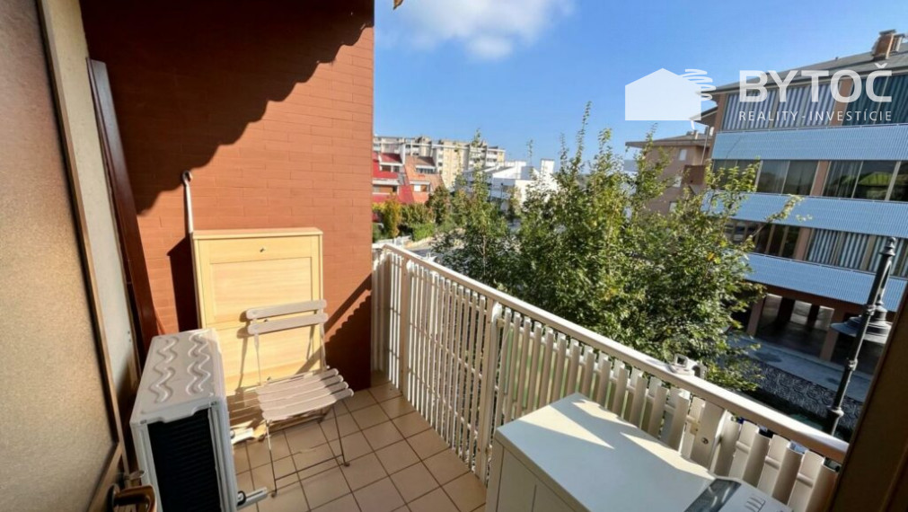 PREDANÉ! 1-izb. štúdio s terasou a parkovaním v Taliansku na ostrove Grado - Cittá Giardino