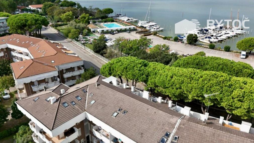 PREDANÉ! 3-izb. mezonet s 3x terasou a parkovaním v Taliansku Bibione - Pineda