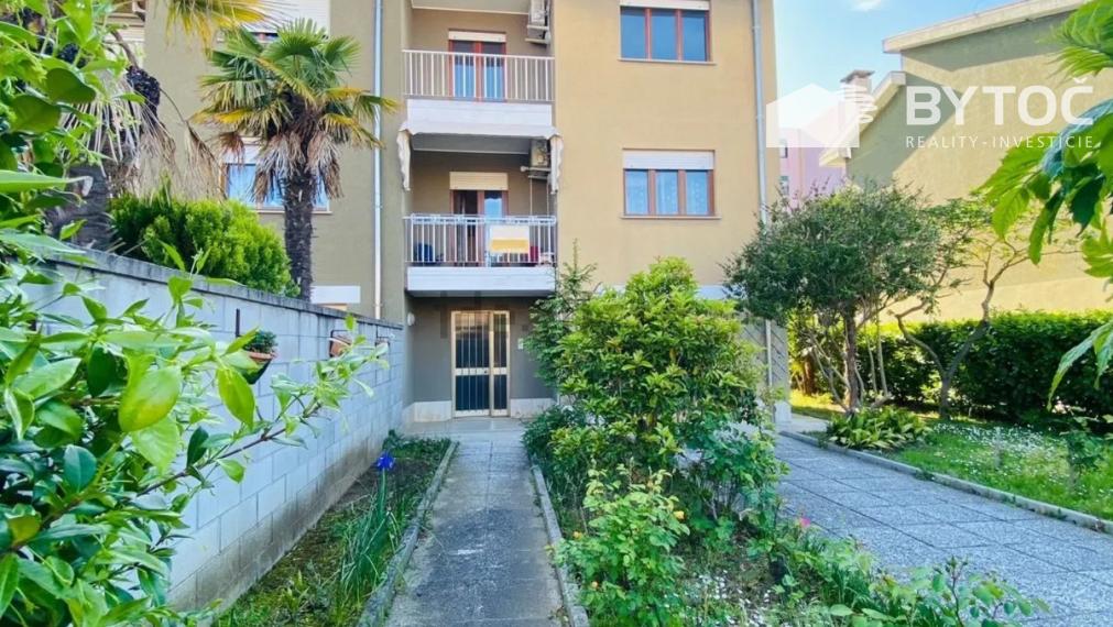 BYTOČ RK - radový 7-izb. RD so záhradkou v Taliansku na ostrove Grado - Cittá Giardino