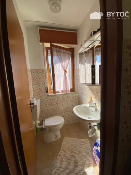 BYTOČ RK - radový 7-izb. RD so záhradkou v Taliansku na ostrove Grado - Cittá Giardino