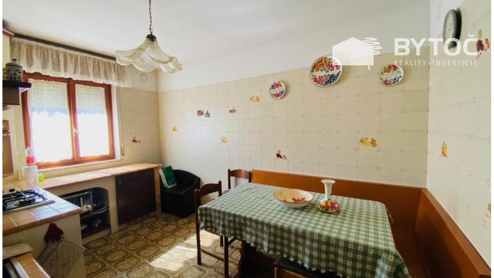 BYTOČ RK - radový 7-izb. RD so záhradkou v Taliansku na ostrove Grado - Cittá Giardino