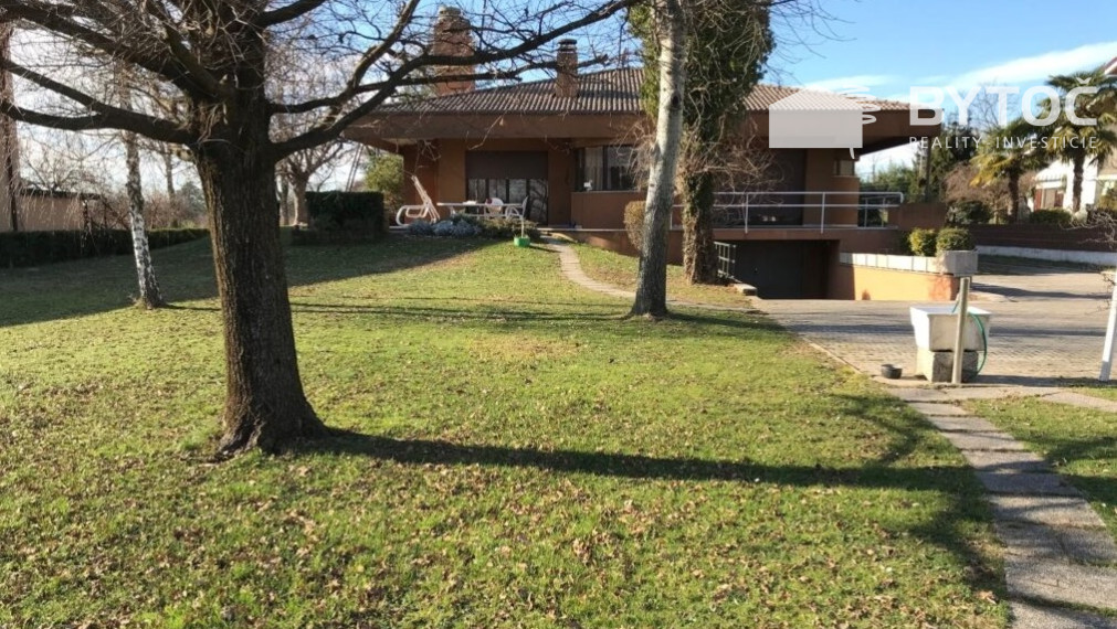 BYTOČ RK - samostatný 5-izb. RD v Taliansku neďaleko mora s krásnou záhradou 4.500 m2 - Fiumicello