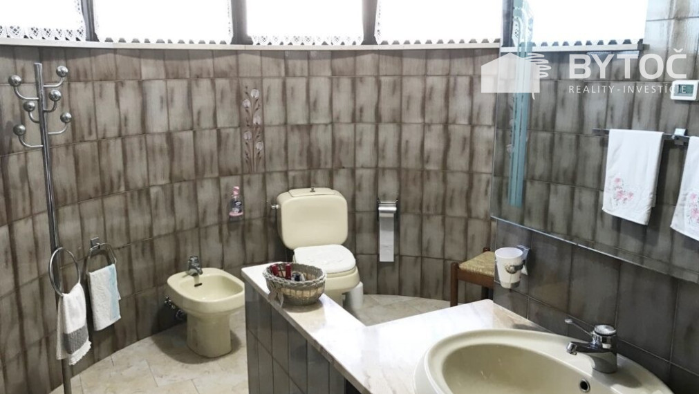 BYTOČ RK - samostatný 5-izb. RD v Taliansku neďaleko mora s krásnou záhradou 4.500 m2 - Fiumicello