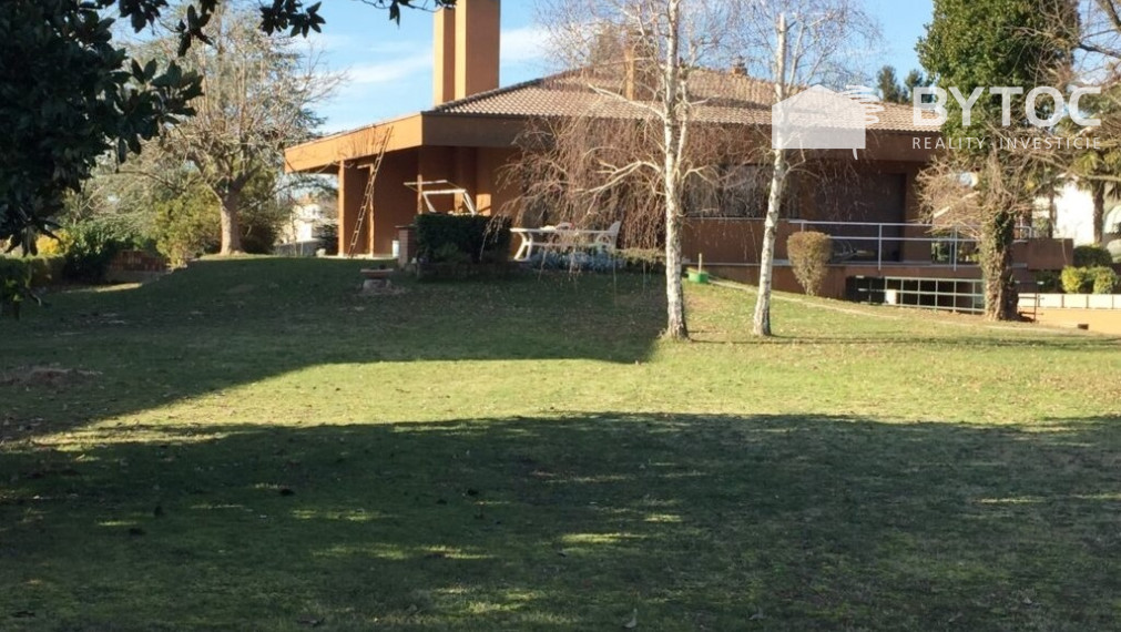 BYTOČ RK - samostatný 5-izb. RD v Taliansku neďaleko mora s krásnou záhradou 4.500 m2 - Fiumicello