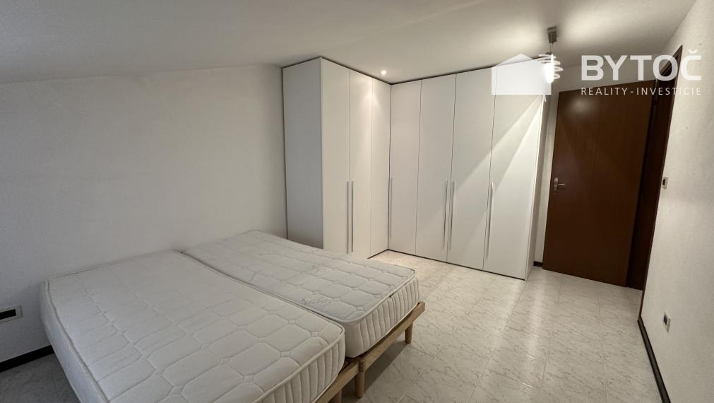 PREDANÉ! 3-izb. mezonet s terasou a parkovaním v Taliansku na ostrove Grado - Pineta