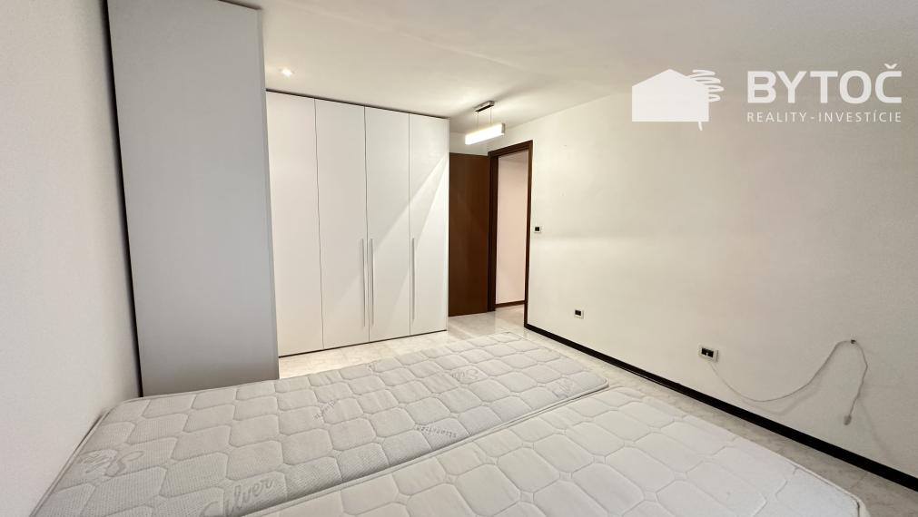 PREDANÉ! 3-izb. mezonet s terasou a parkovaním v Taliansku na ostrove Grado - Pineta