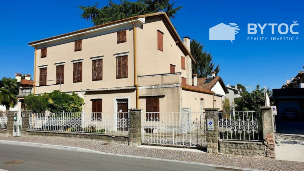 PREDANÉ! Historická 3-poch. villa s krásnou veľkou záhradou v Taliansku pri ostrove Grado - Fiumicello!