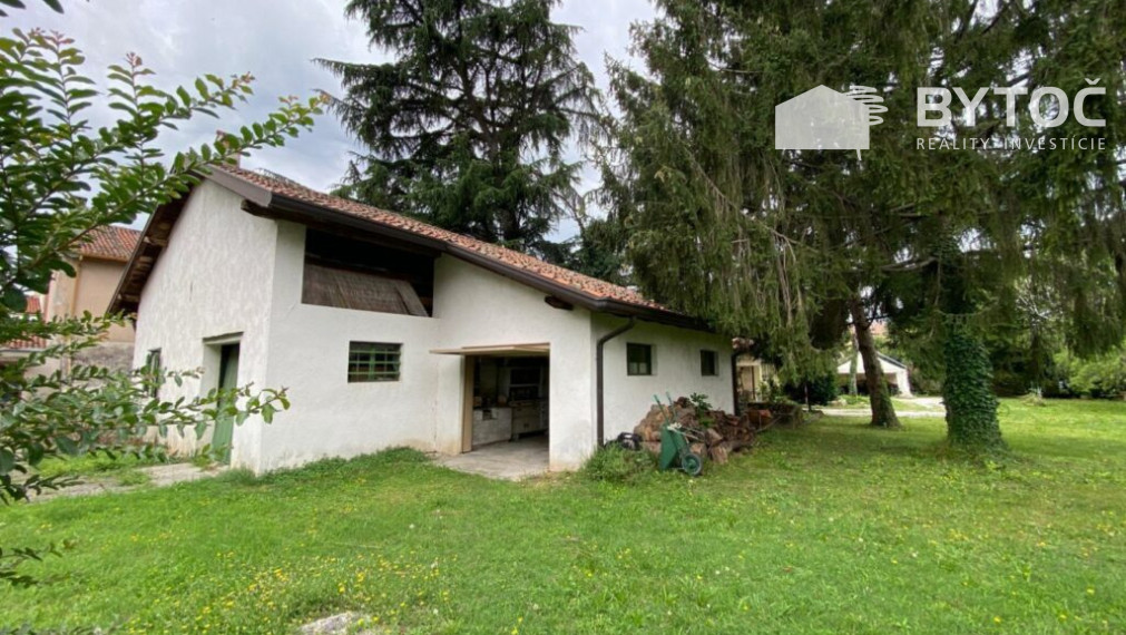 BYTOČ RK - historická 3-poch. villa s krásnou veľkou záhradou v Taliansku pri ostrove Grado - Fiumicello!