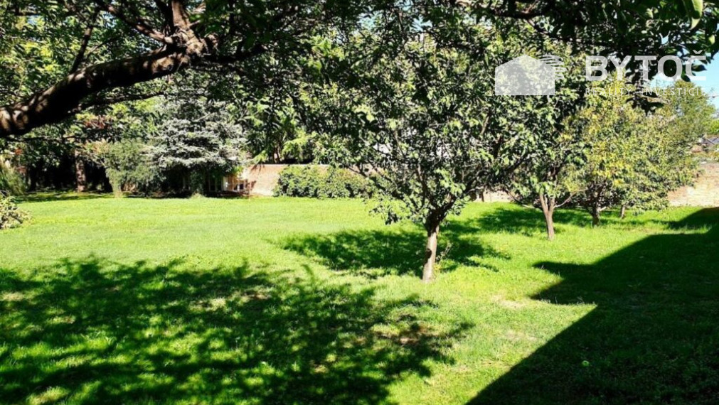 BYTOČ RK - historická 3-poch. villa s krásnou veľkou záhradou v Taliansku pri ostrove Grado - Fiumicello!