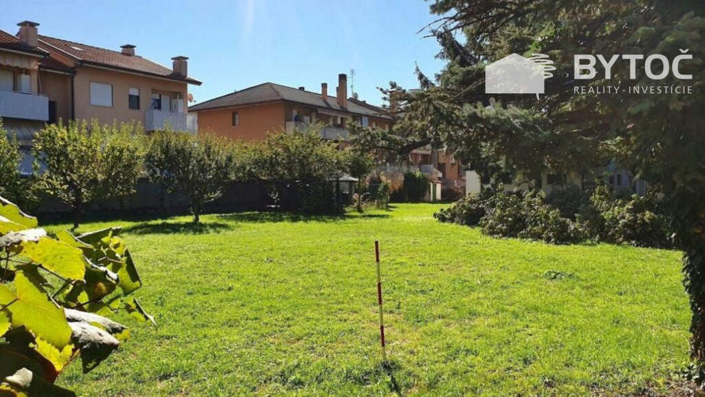 BYTOČ RK - historická 3-poch. villa s krásnou veľkou záhradou v Taliansku pri ostrove Grado - Fiumicello!