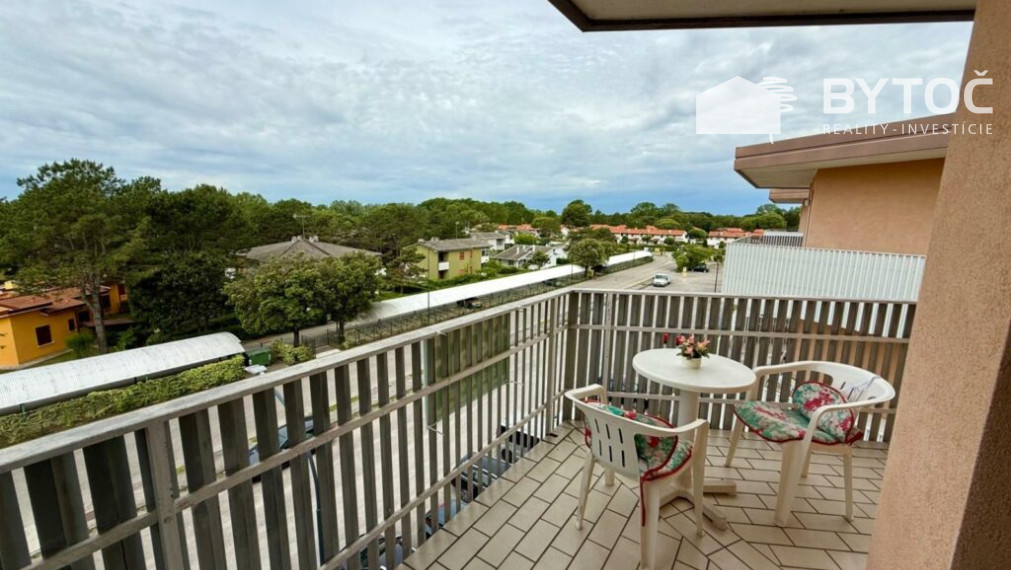 PREDANÉ! Svetlý 2-izb. apartmán s veľkou terasou v Taliansku Bibione