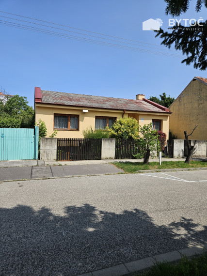 BYTOČ RK – Predaj - dva rodinné domy - ideálne pre dvojgeneračné bývanie, resp. podnikanie v Bratislave - Ružinov, Prievoz