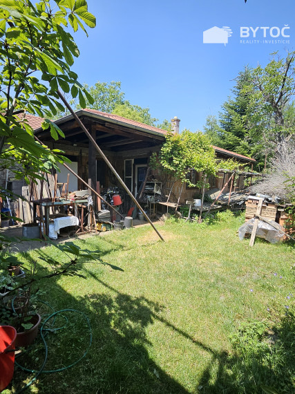 BYTOČ RK – Predaj - dva rodinné domy - ideálne pre dvojgeneračné bývanie, resp. podnikanie v Bratislave - Ružinov, Prievoz