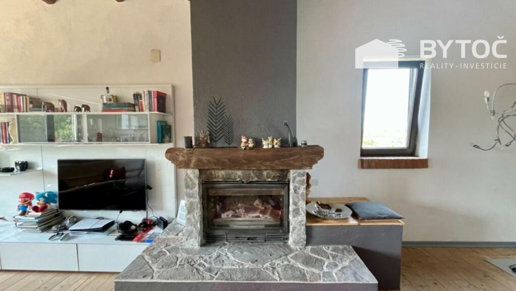 BYTOČ RK - samostatný 7-izb. RD v Taliansku neďaleko mora s krásnou záhradou 2.000 m2 - Fossalon