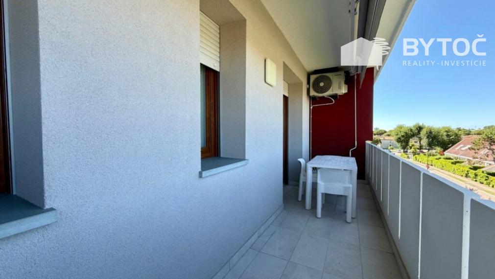 BYTOČ RK - svetlý 2-izb. apartmán s terasou a parkovaním v Taliansku Bibione