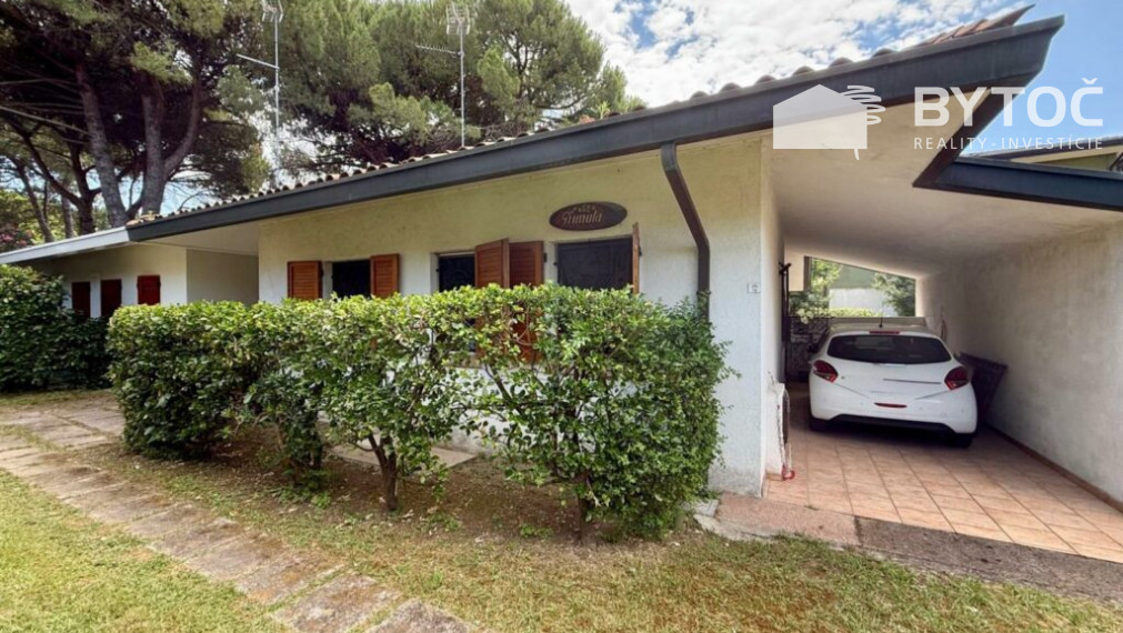 PREDANÉ! 3-izb. radový RD/chata so záhradkou a krytým parkovaním v Taliansku - Bibione