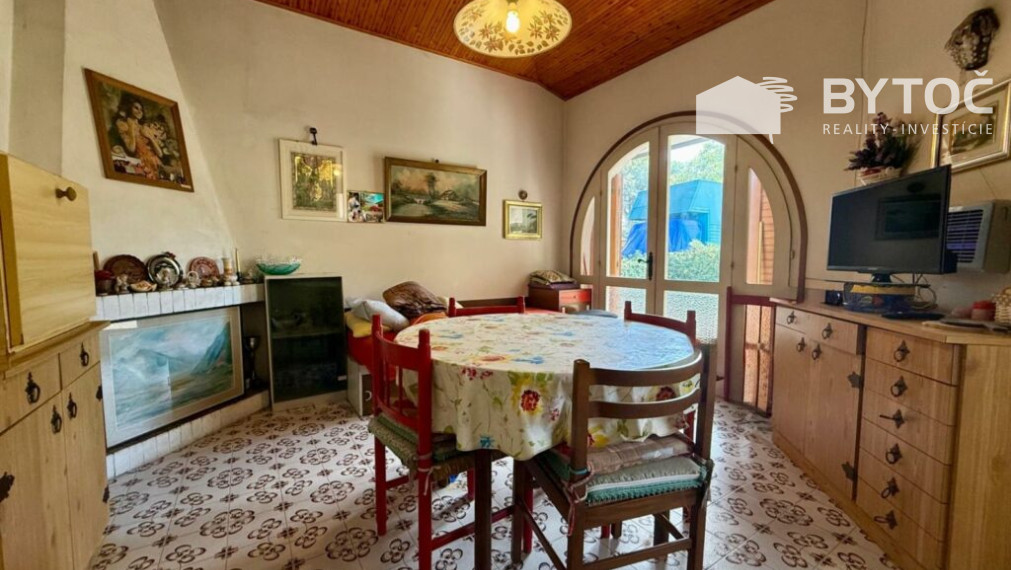 BYTOČ RK - 3-izb. radový RD/chata so záhradkou a krytým parkovaním v Taliansku - Bibione