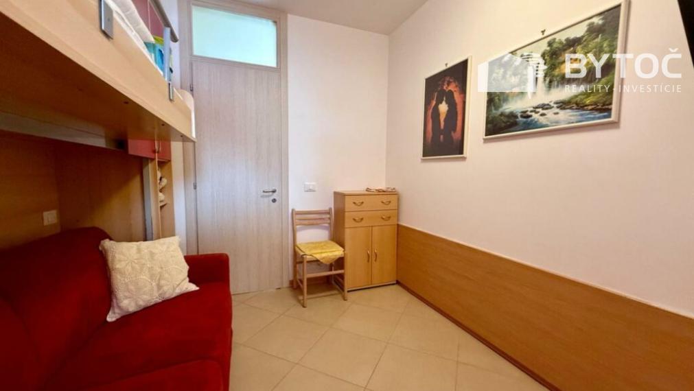 BYTOČ RK - zrekonštruovaný 2-izb. apartmán s terasou a parkovaním v Taliansku - Bibione