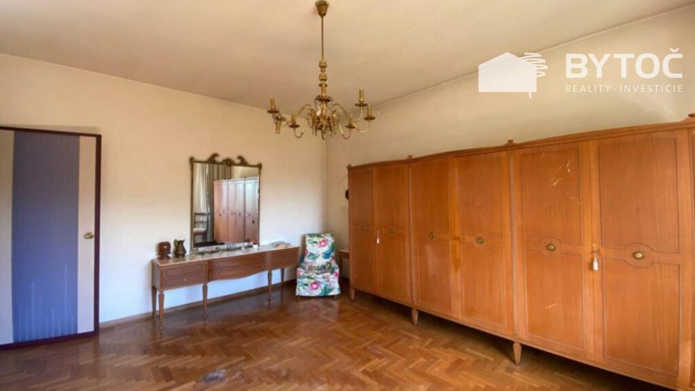 BYTOČ RK - 4-izb. RD v Taliansku neďaleko pobrežia s veľkým pozemkom 3600m2 - Porpetto