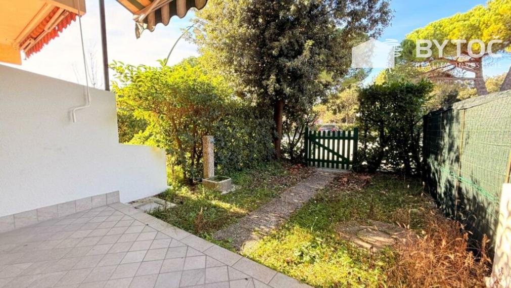 BYTOČ RK - 3-izb. mezonet/radový RD s 2x terasou, 2x loggiou a predzáhradkou v Taliansku - Bibione