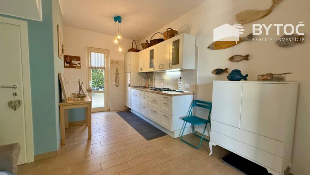 BYTOČ RK - 3-izb. mezonet/radový RD s 2x terasou, 2x loggiou a predzáhradkou v Taliansku - Bibione