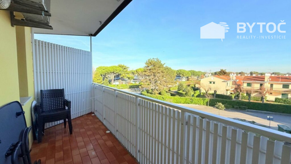 PREDANÉ! Svetlý 2-izb. apartmán s terasou a parkovaním v Taliansku - Bibione