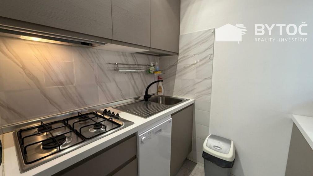 BYTOČ RK - zrekonštruovaný 3-izb. apartmán s terasou a garážou v Taliansku - Bibione