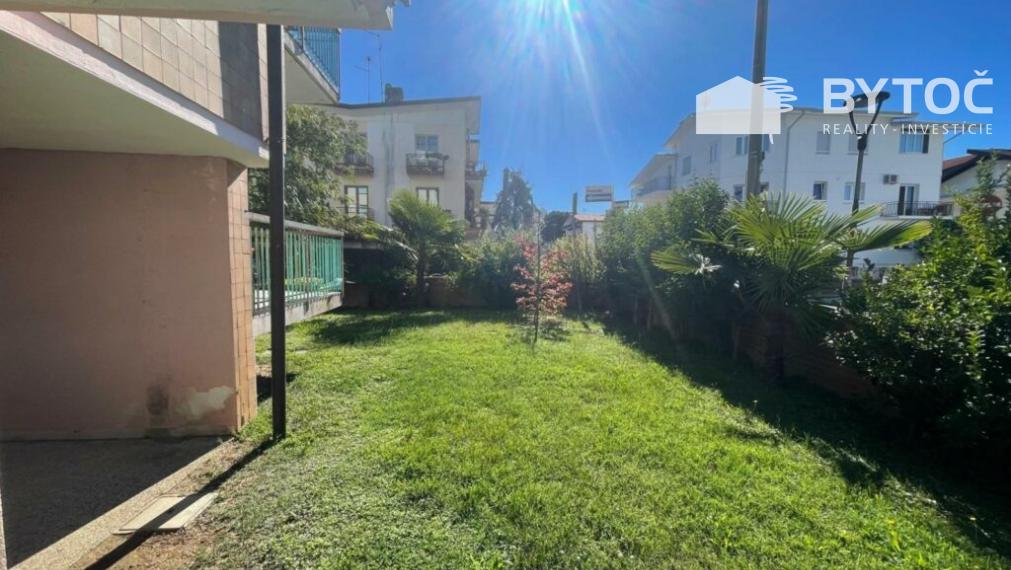 BYTOČ RK -  Zrekonštruovaný apartmán s terasou neďaleko pláže v Taliansku - Lignano