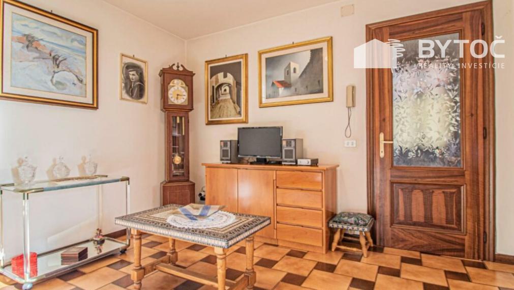 BYTOČ RK - 4-izb. mestský dom v Taliansku pri lagúne neďaleko letoviska Lignano - Marano Lagunare