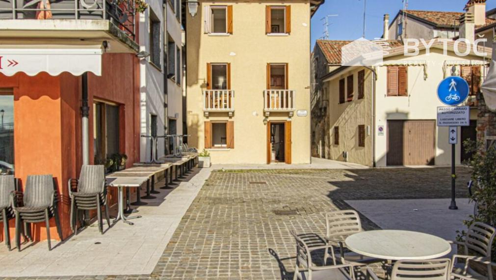 BYTOČ RK - 4-izb. mestský dom v Taliansku pri lagúne neďaleko letoviska Lignano - Marano Lagunare