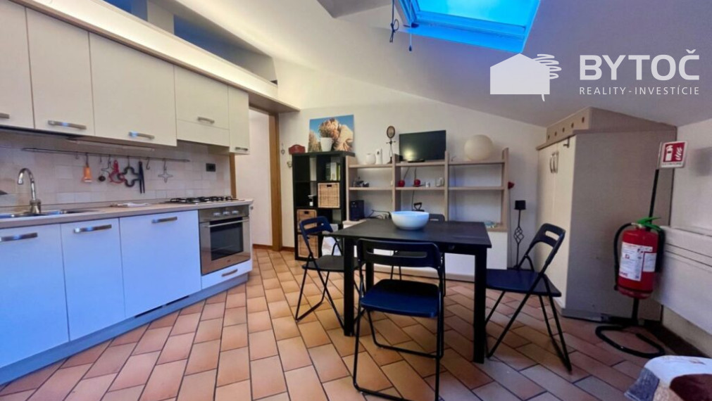 PREDANÉ! Štúdio s mezanínom 100 metrov od mora v Taliansku na ostrove Grado - Centrum!