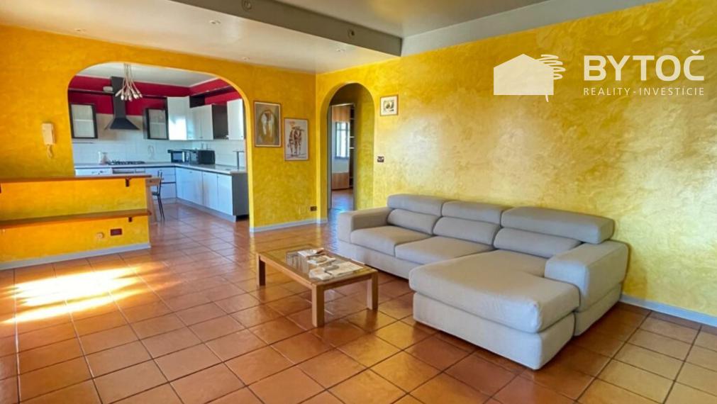 BYTOČ RK -  veľký 4-izb byt 148m2 s garážou a terasou v Taliansku neďaleko pobrežia - Muzzana del Turgnano