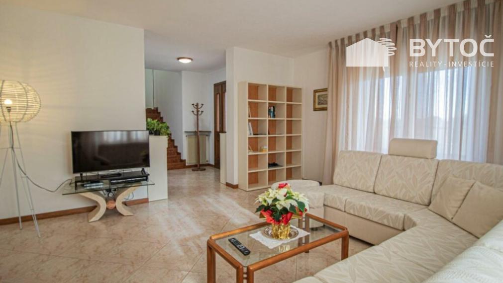 BYTOČ RK - 5-izb. RD s 2-garážou a veľkým pozemkom v Taliansku neďaleko pobrežia - Carlino