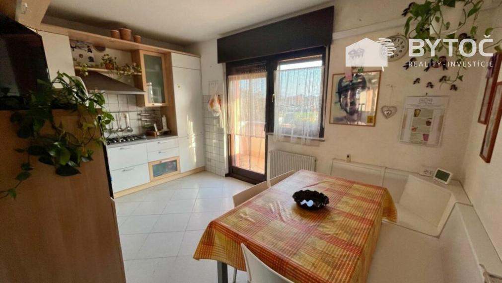 BYTOČ RK - 6-izb RD so záhradou v Taliansku na ostrove Grado