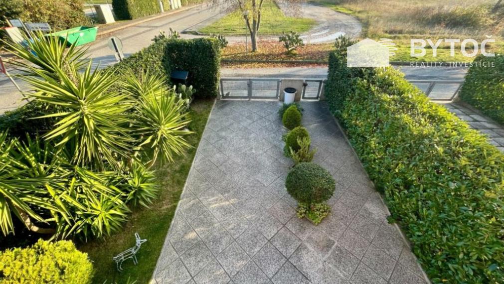 BYTOČ RK - 6-izb RD so záhradou v Taliansku na ostrove Grado