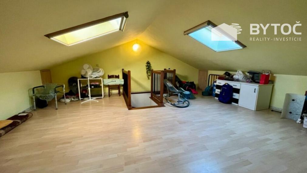 BYTOČ RK - 6-izb RD so záhradou v Taliansku na ostrove Grado