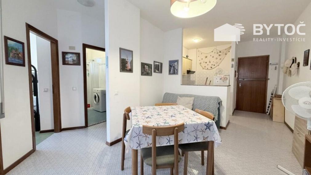 PREDANÉ! Svetlý 2,5-izb. apartmán s 2x terasou a parkovaním v Taliansku - Bibione